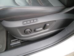 CUPRA Ateca 2.0 TSI 4Drive DSG Fahrass Ahk Akrapovic CUPRA Ateca 2.0 TSI 4Drive DSG Fahrass Ahk Akrapovic