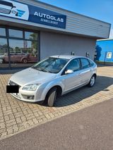 Ford Focus 1,6 Ghia  - Ford Focus aus 2006: 1.6