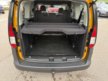 Volkswagen Caddy Maxi - 12