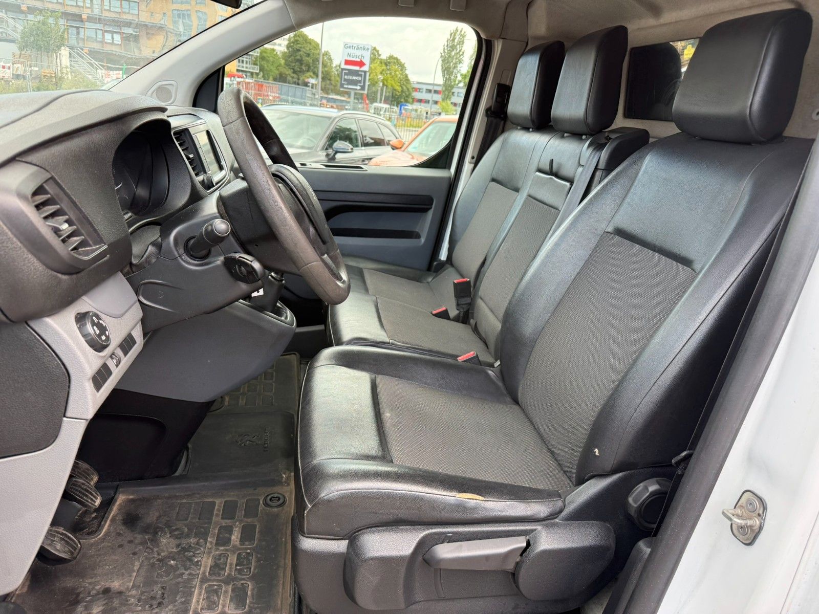 Fahrzeugabbildung Peugeot Expert Kasten Premium L2
