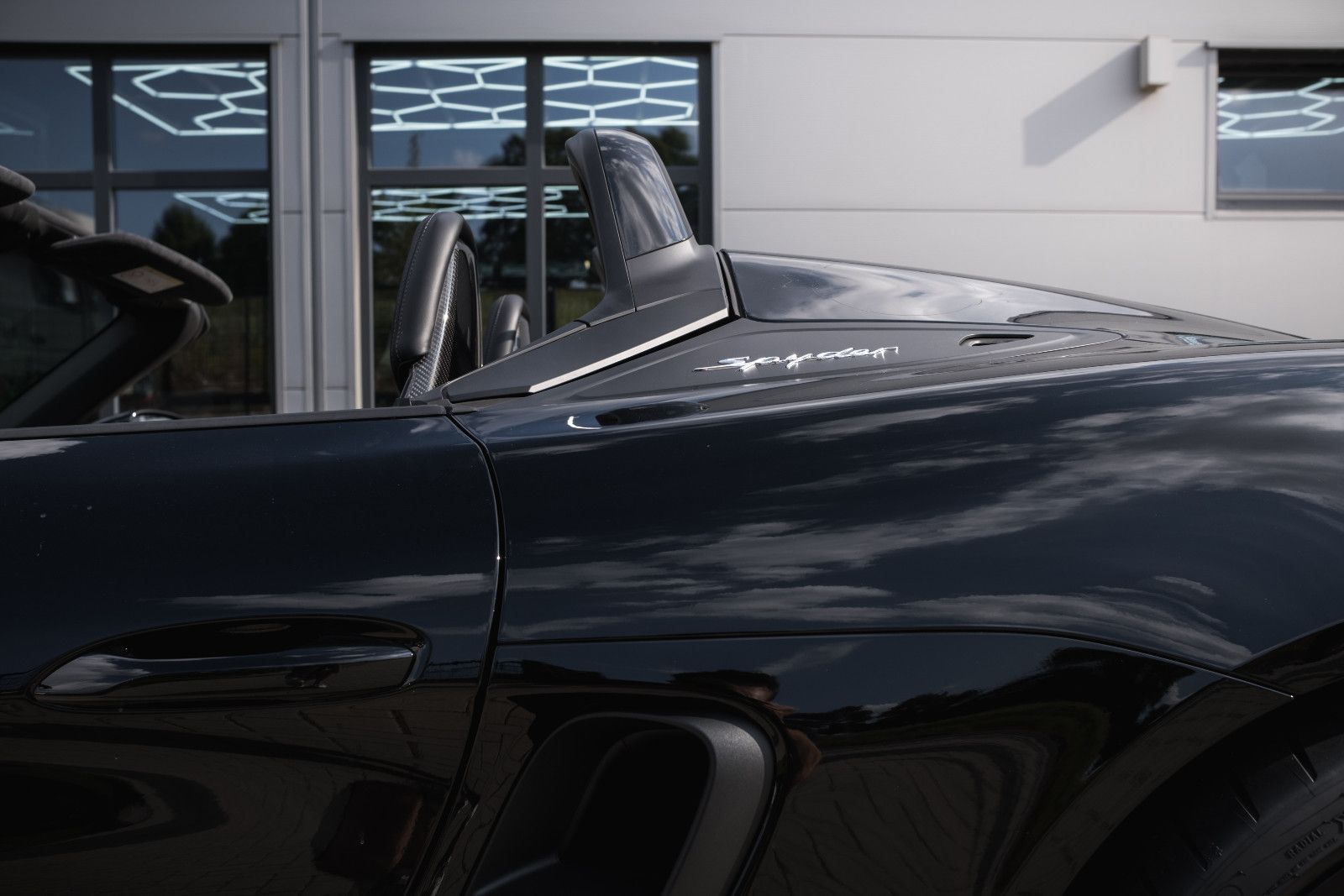 Fahrzeugabbildung Porsche Boxster 718 Spyder-BOSE -Sound-Approved-1. Hand