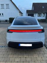Tesla Model Y Juniper Premium Maximale Reichweite AWD  - Tesla Jahreswagen