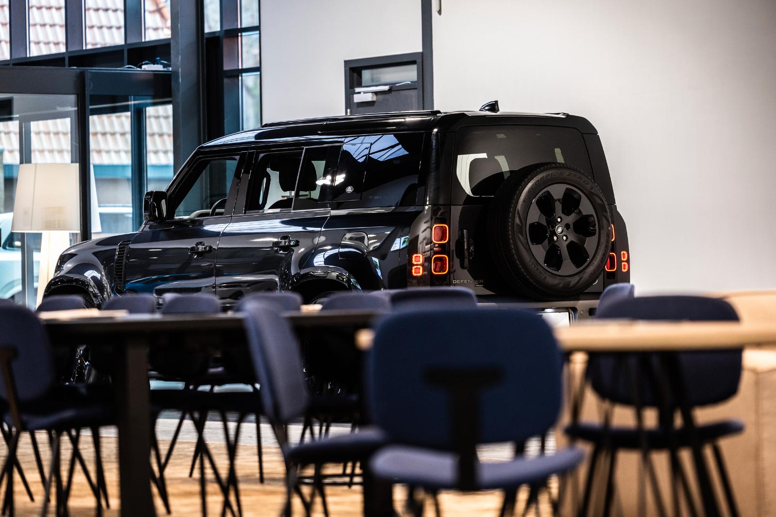 showroom-image-bottom