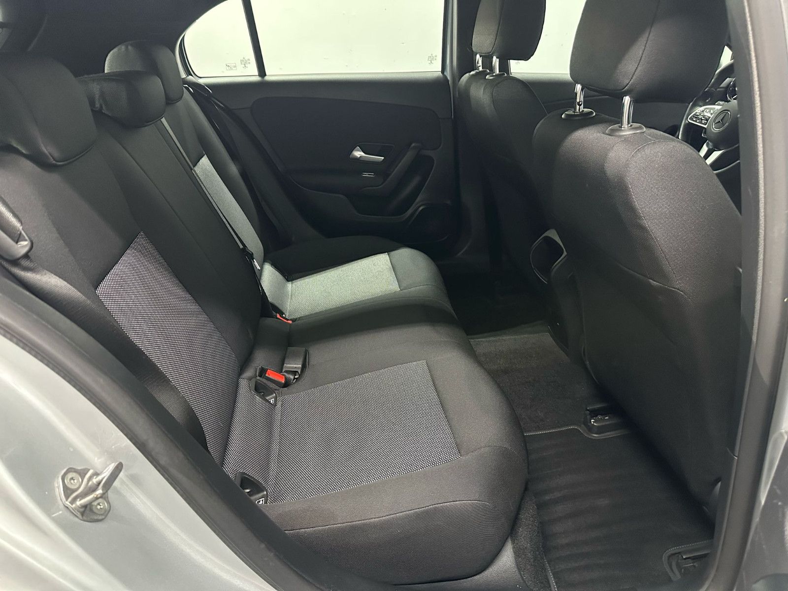 Fahrzeugabbildung Mercedes-Benz A 200 d DCT *DISTRO*AHK*LED*NAVI*BUSINESS*SH