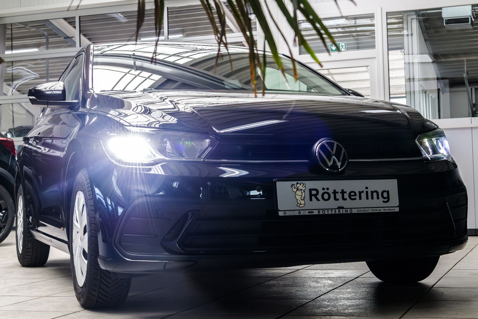 Fahrzeugabbildung Volkswagen Polo VI Life+LED+SHZ+NAVI+GJR+KEYLESS+DAB+AUTOMA