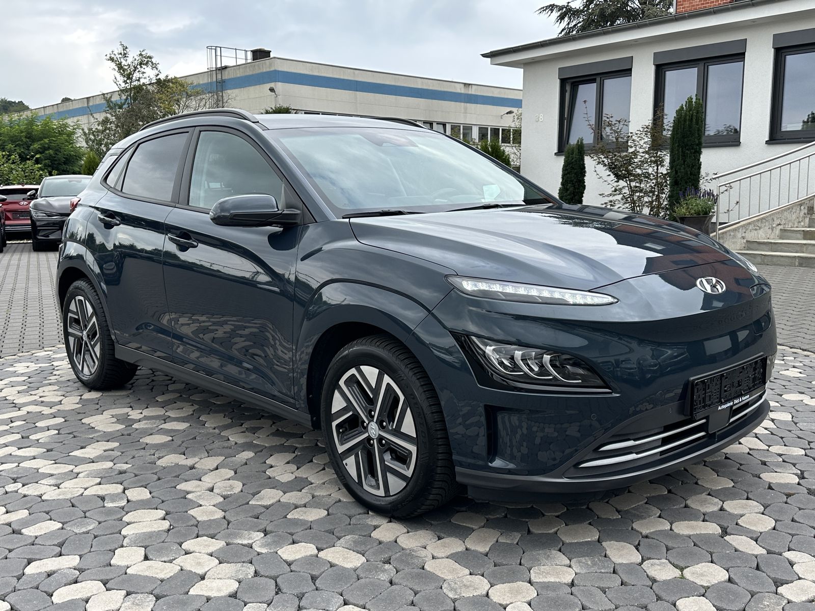 Hyundai Kona Elektro Trend LED ACC HUD NAV CAM WÄPU 64KW imagem 2