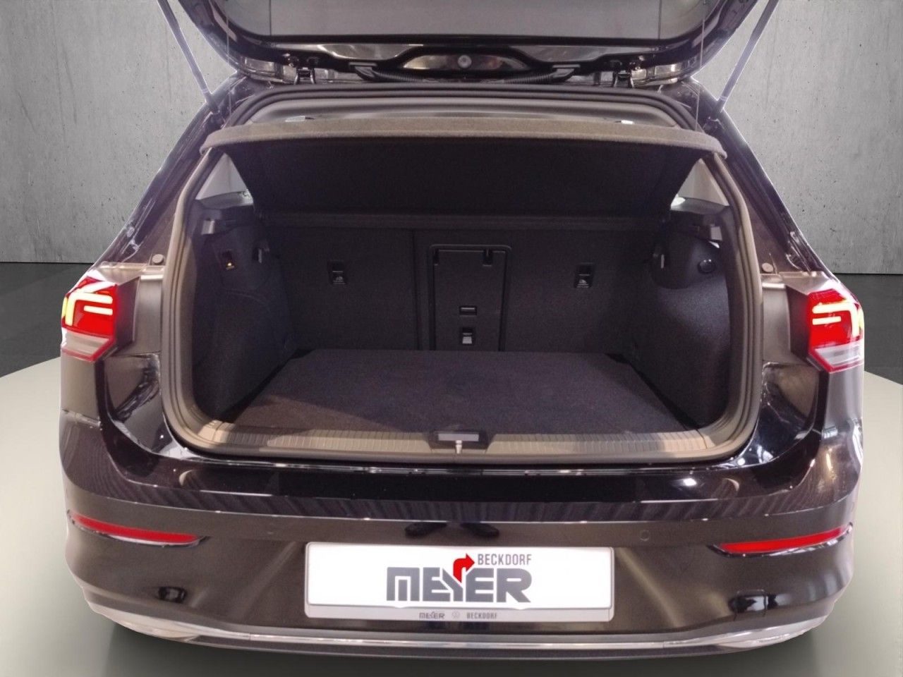 Golf MOVE 1.0 eTSI DSG Klima Navi Einparkhilfe