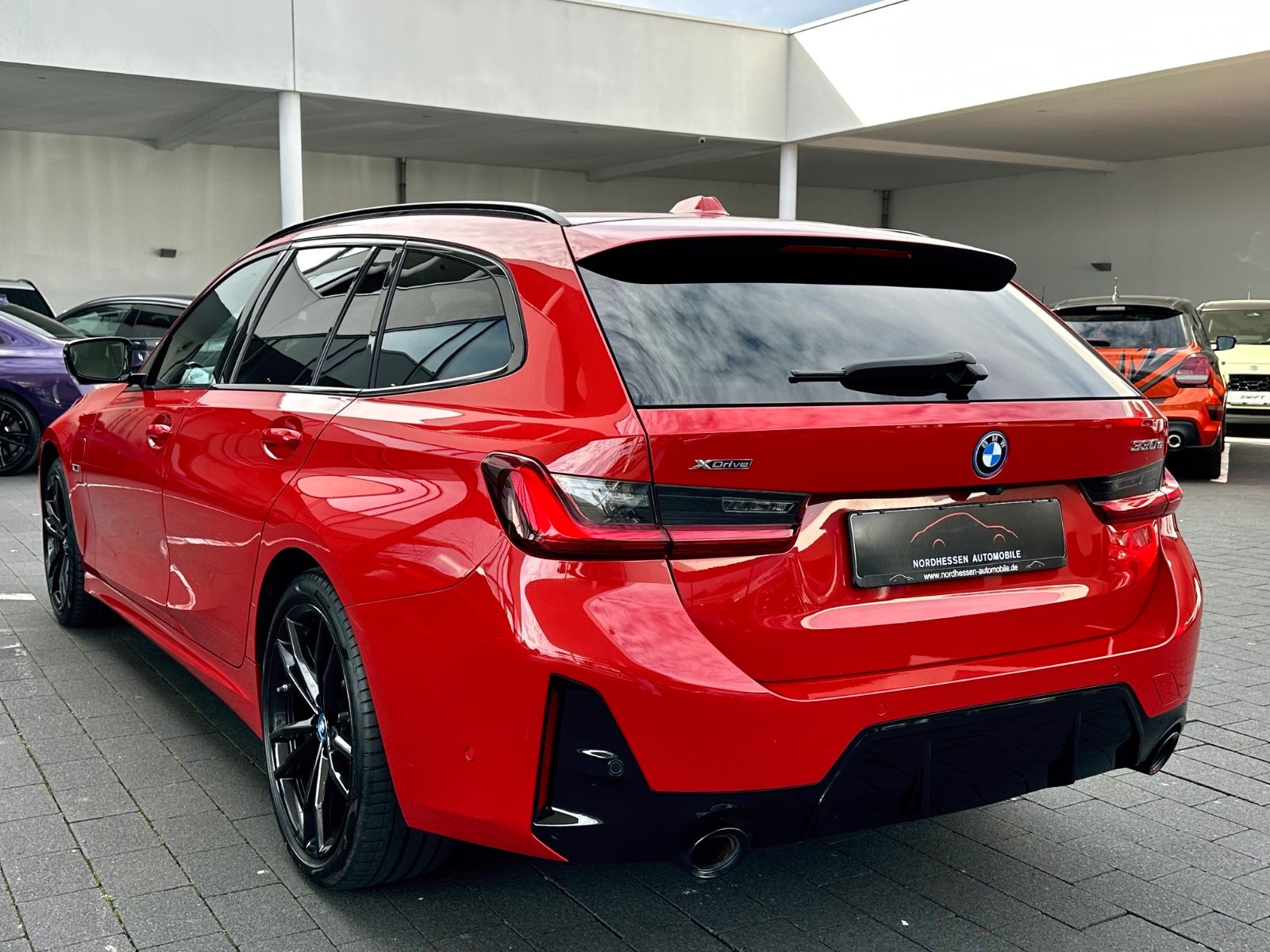 BMW 330 e xDrive Touring M Sport Pro | Panorama imagem 3
