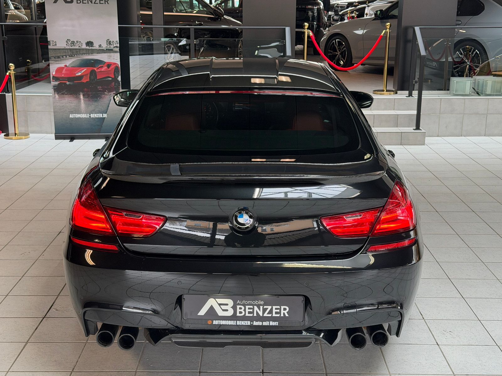 Fahrzeugabbildung BMW M6 Gran Coupe/CARBON/EXCLUSIVE/BLACK&RED/