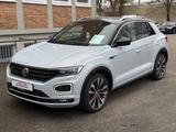 Volkswagen T-Roc Sport R-Line Assist-Plus AHK DSG Fin.4,69% - Volkswagen T-Roc mit Benzin-Antrieb: Silber, mit Navigationssystem, mit Klimaanlage