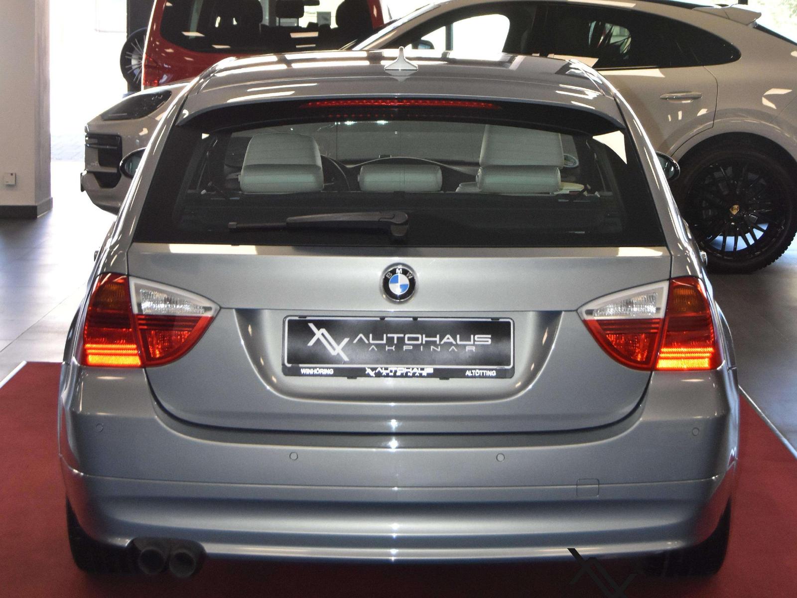 BMW 325 i Touring 218 ch • BVA • Cuir • Xénon • Sièges sport • PDC