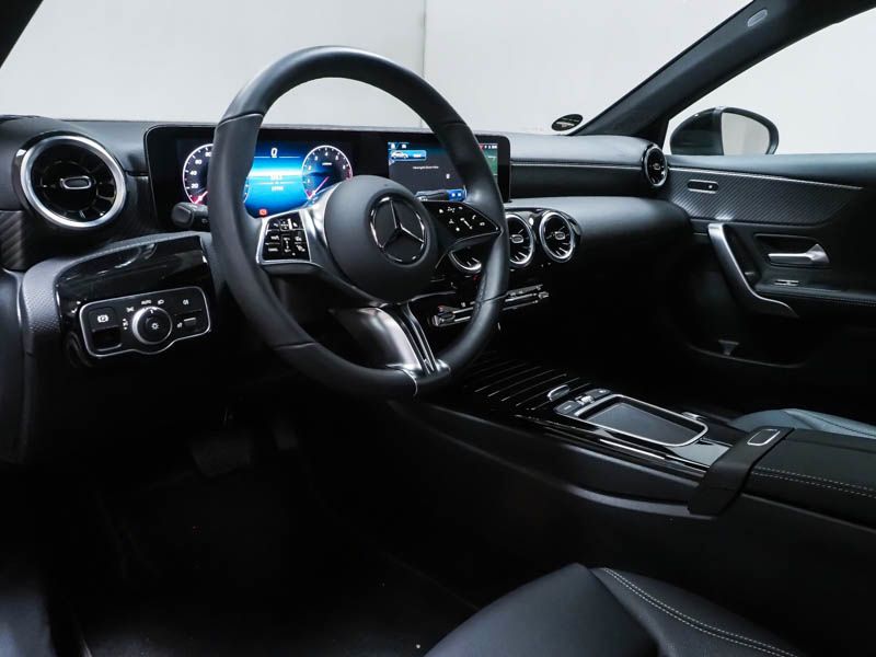 Fahrzeugabbildung Mercedes-Benz A 180 Limousine Progressive LED+Kam+WinterP+MBUX