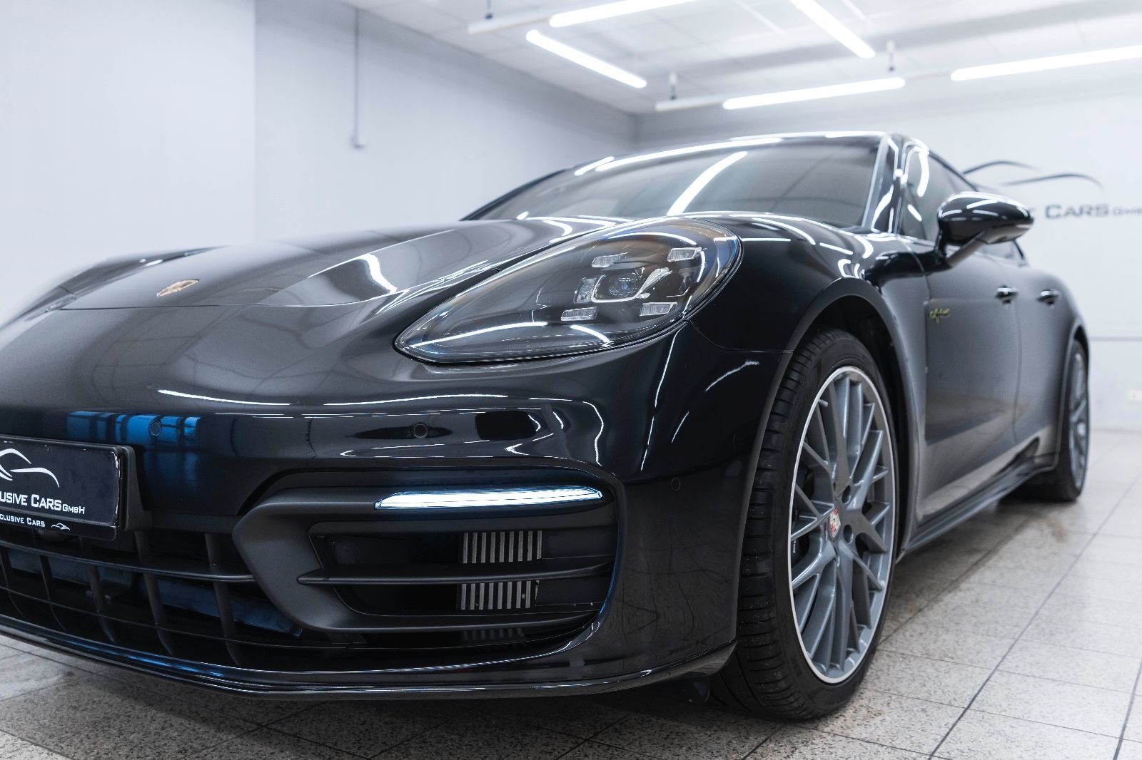 Fahrzeugabbildung Porsche Panamera Sport Turismo 4 E-Hybrid BOSE 360° LED