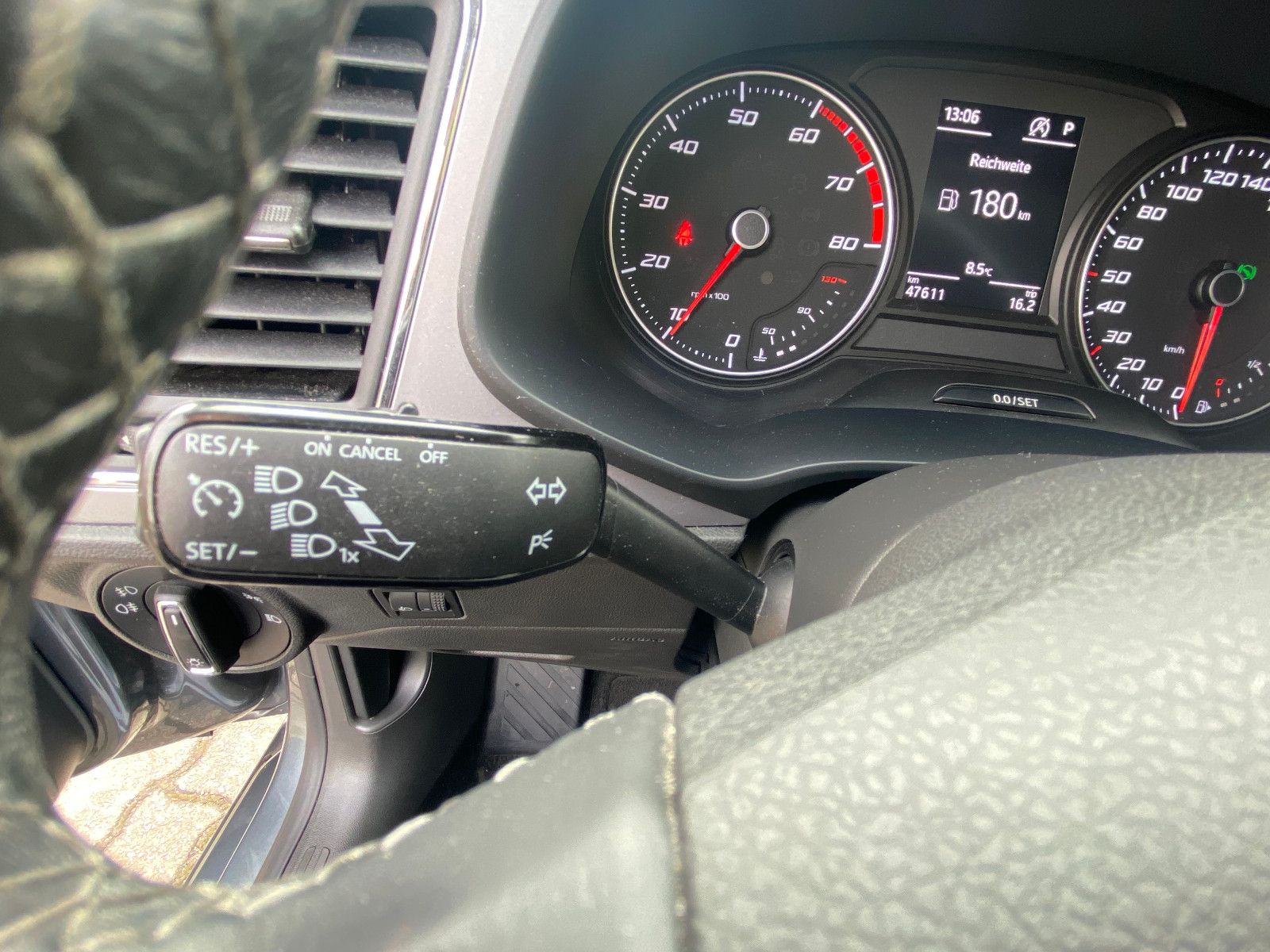 Fahrzeugabbildung SEAT Leon Style 1,0 TSI DSG *Winterpaket