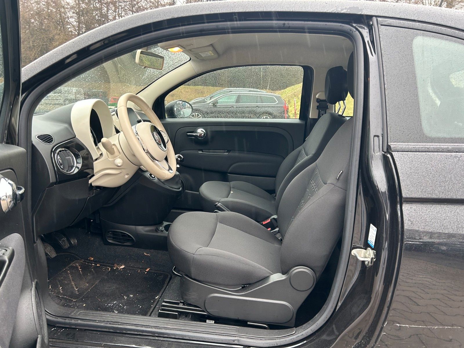 Fahrzeugabbildung Fiat 500 1.0  Dolcevita