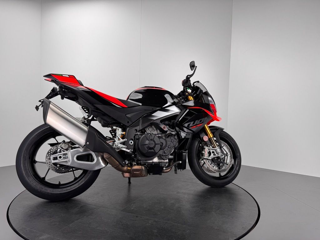 Fahrzeugabbildung Aprilia TUONO V4 FACTORY *1. HAND *NEUWERTIG