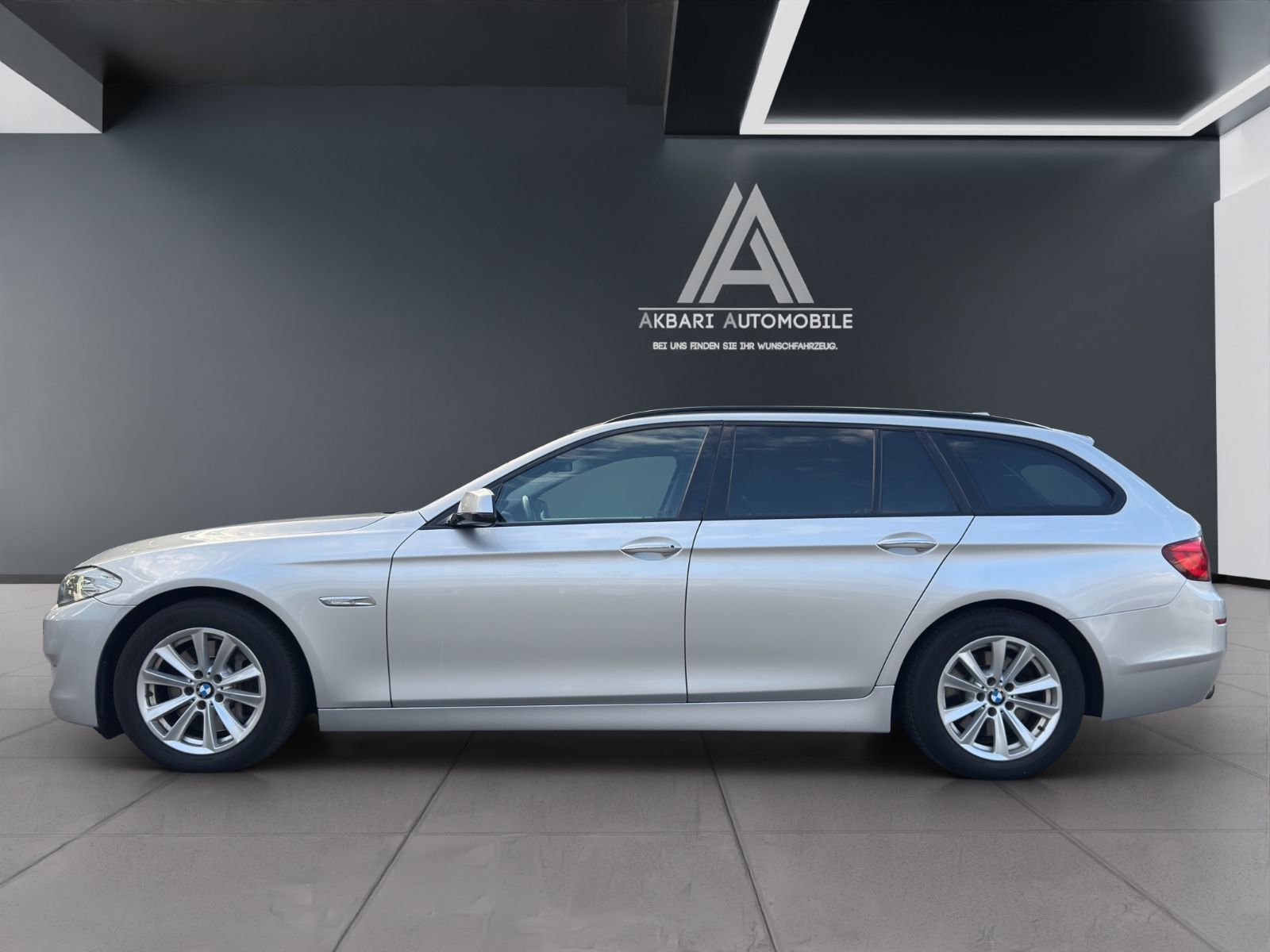 Fahrzeugabbildung BMW 530d Touring*Pano*hinterachslenk*Vollausstattung