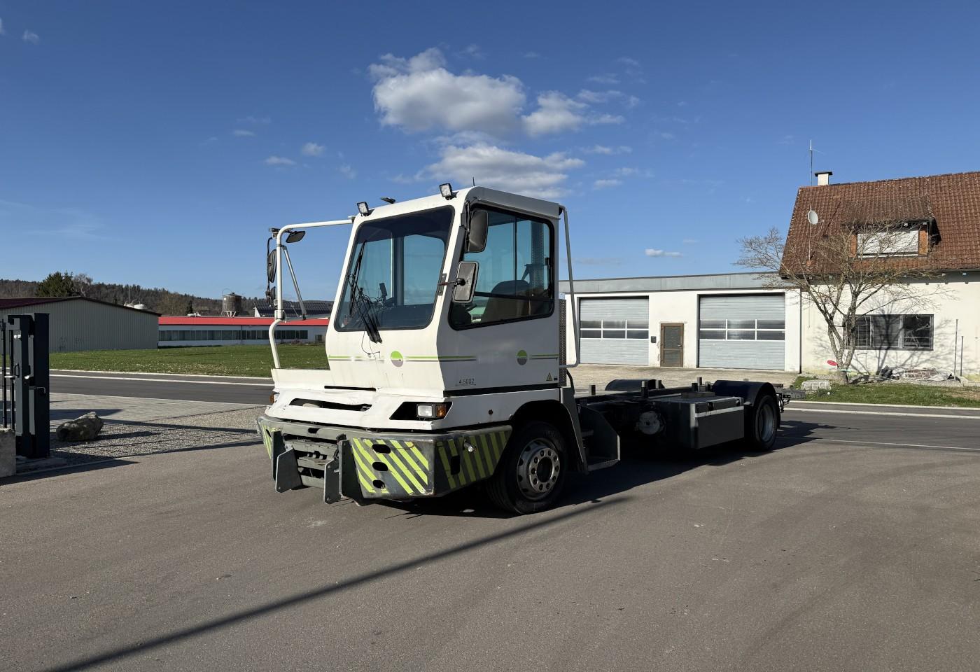Andere  YT222 4x2 Chassis-Kabine / Swiss-Vehicle