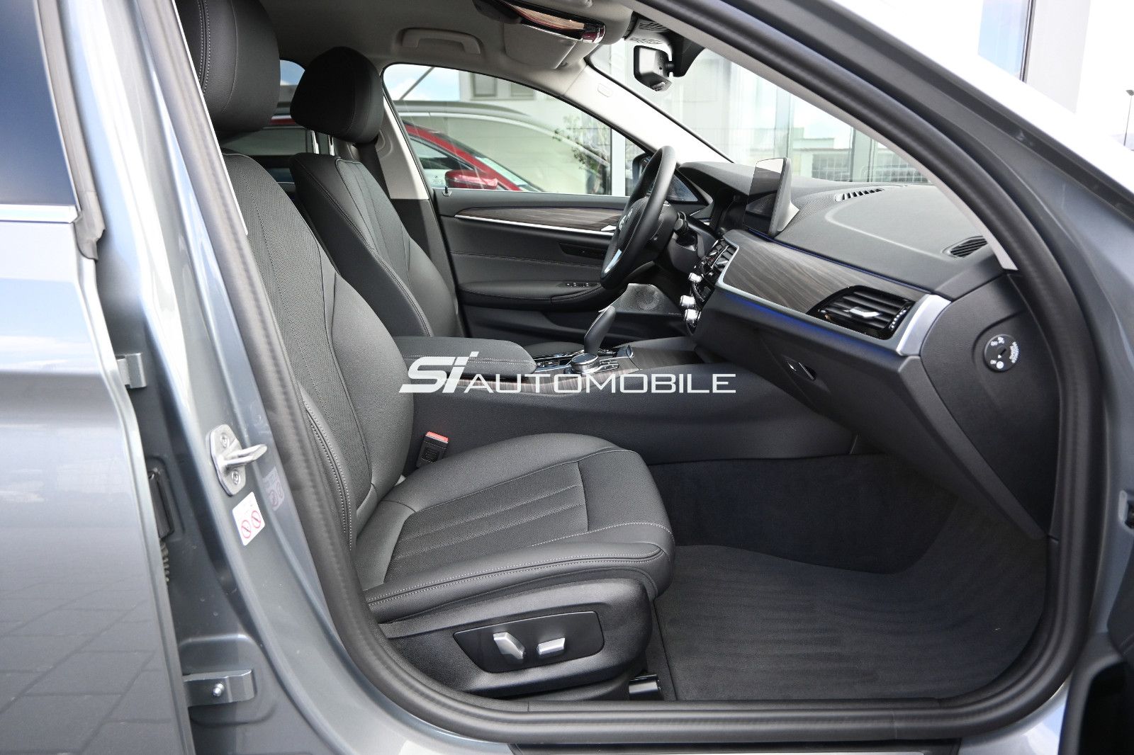 Fahrzeugabbildung BMW 530d xDr. Touring °B&W HIGH-END°UVP 87.900€°360°