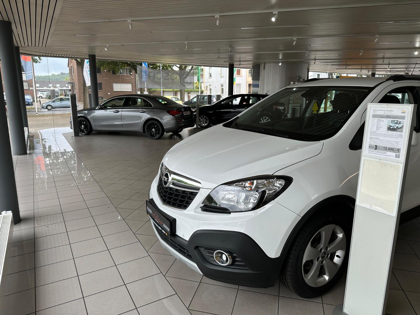 showroom-image-top