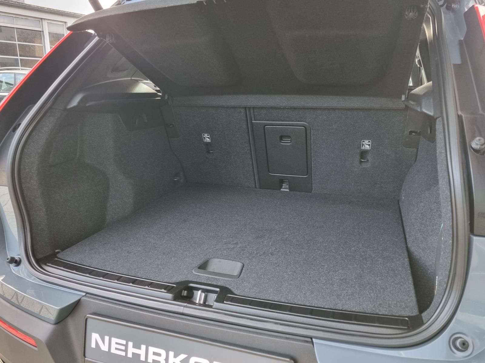 Fahrzeugabbildung Volvo XC40 T4 Recharge R-Design 'AHK, Panoramadach'