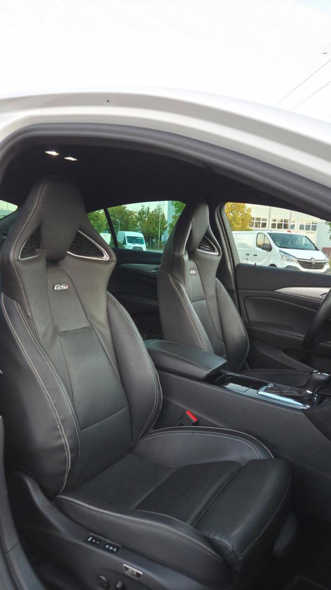 Opel Insignia Grand Sport GSi 2.0 Turbo 4x4 