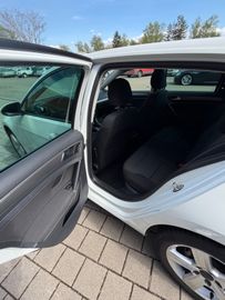 Volkswagen Golf - 8