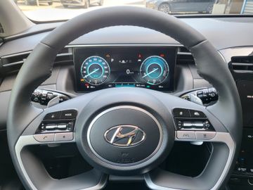 Fahrzeugabbildung Hyundai TUCSON 1.6 T-GDI PHEV 4WD TREND el.Heckkl.
