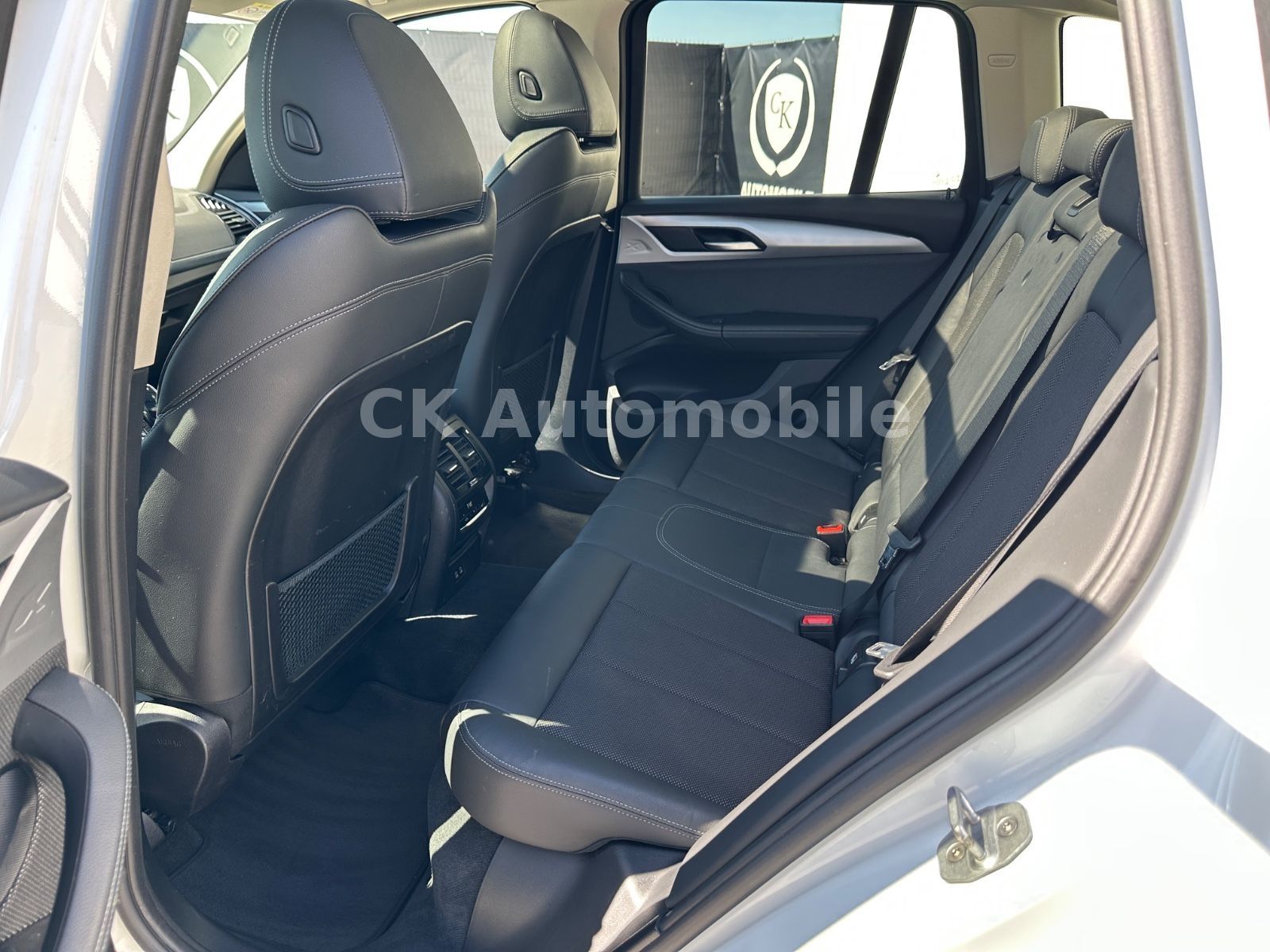 Fahrzeugabbildung BMW X3 xDrive20d Advantage/Navi/Head-Up/Pano/AHK