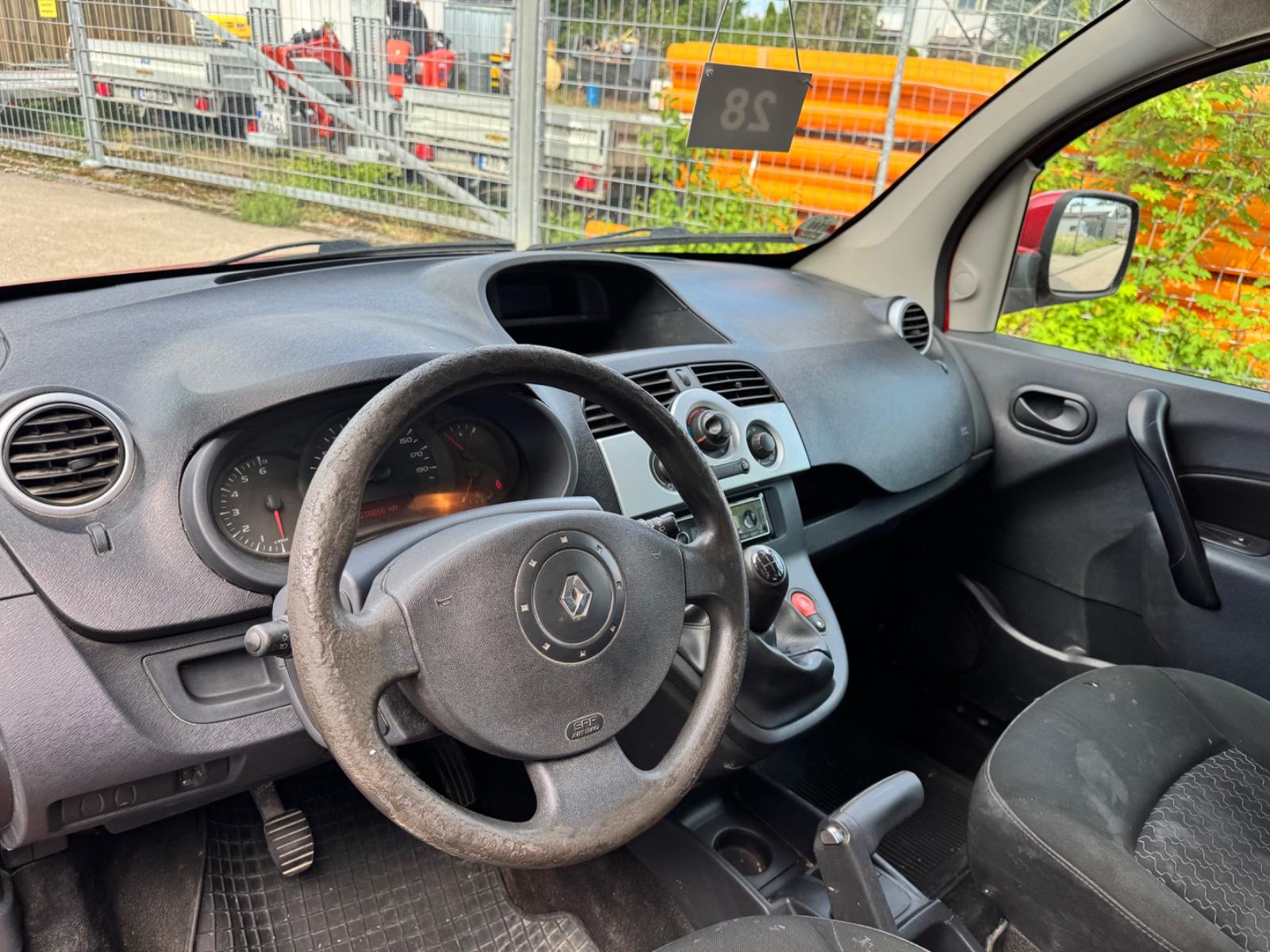 Renault Kangoo 2013 — photo 18
