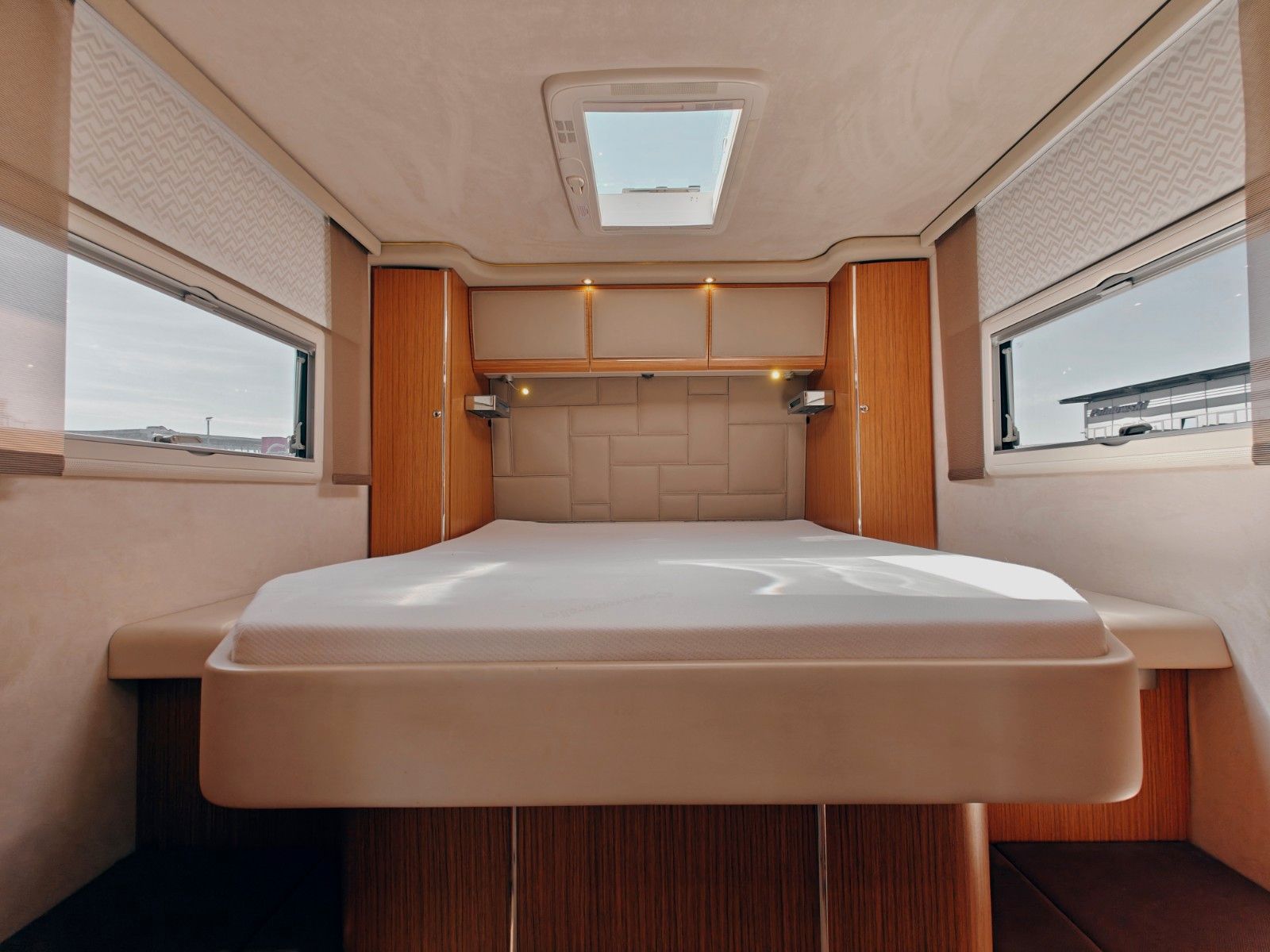 Fahrzeugabbildung Concorde CHARISMA III 900 M - EUROCARGO - VIELE EXTRAS!