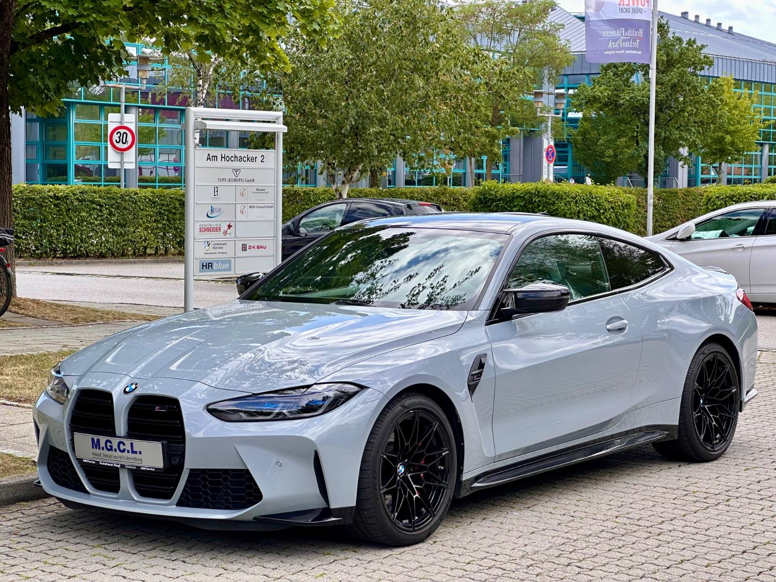 BMW M4 Coupe xDrive Competition-M-Driver's Package