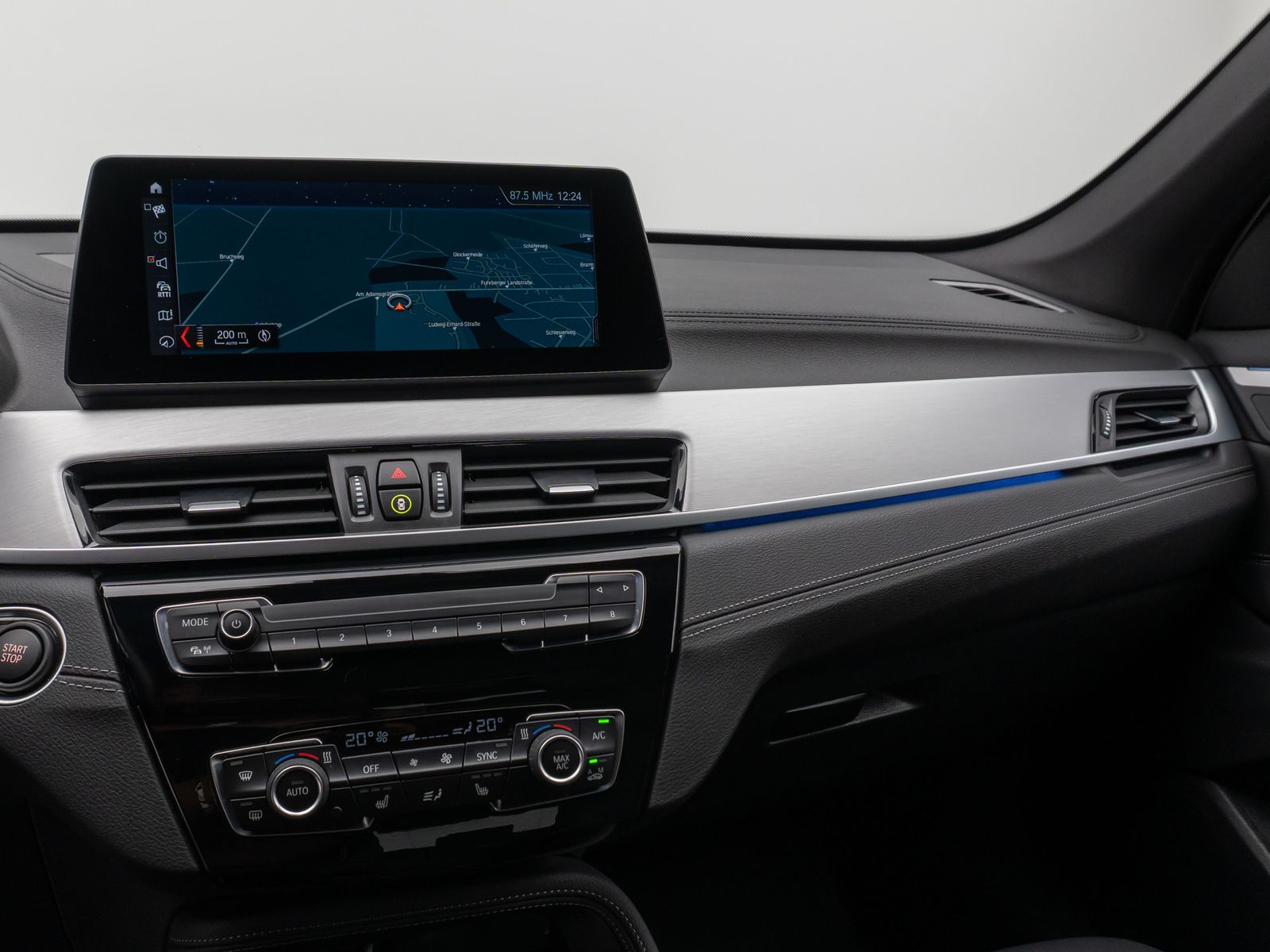 Fahrzeugabbildung BMW X1 xD25e M Sport Kamera HUD Stop&Go AHK Komfort