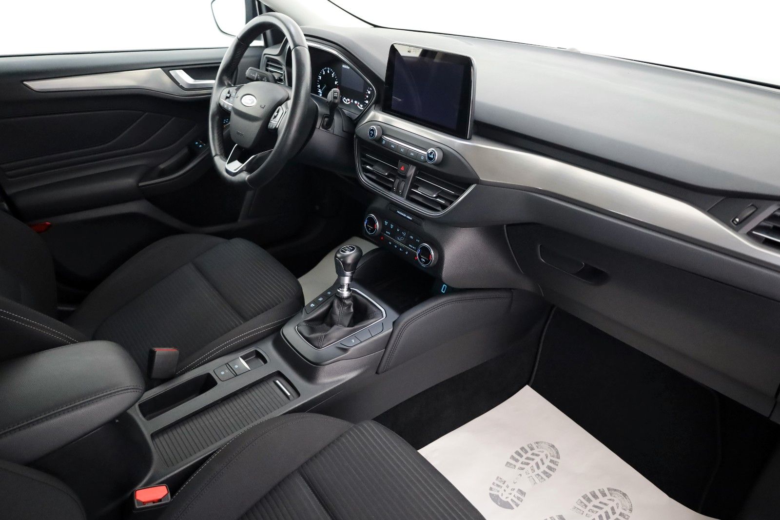 Fahrzeugabbildung Ford Focus Turnier Titanium Navi,Kamera,LED,SH,PDC