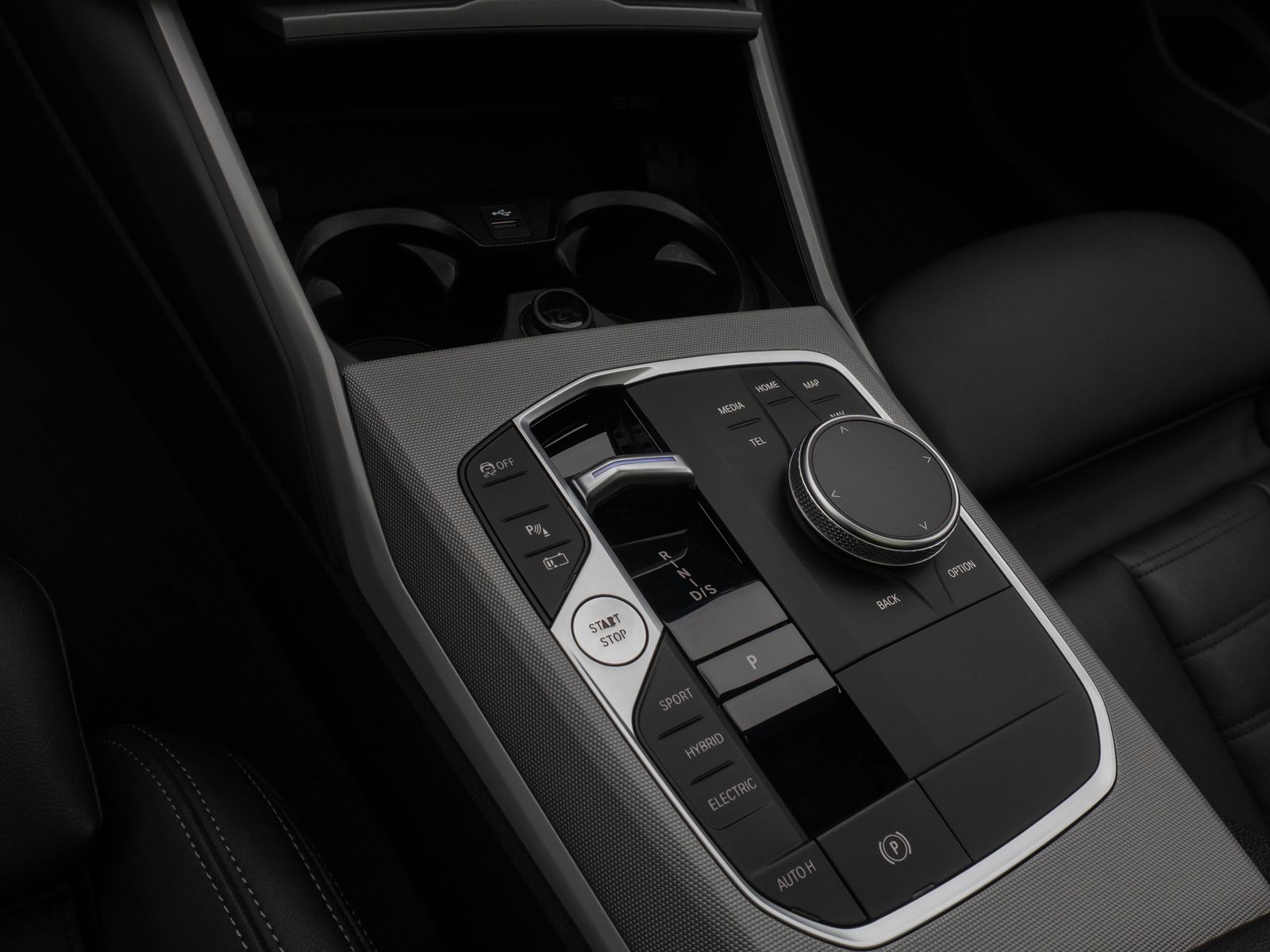 Fahrzeugabbildung BMW 330e Panorama Kamera HUD DAB HiFi AHK Sport Lede