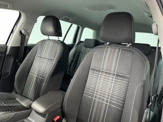 Fahrzeugabbildung Volkswagen Golf Lounge 2.0 TDI*ACC*Navi*PDC*SHZ*