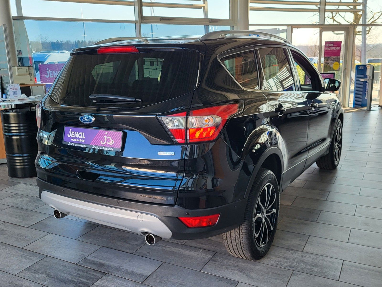 Fahrzeugabbildung Ford Kuga Winter P., Parkpilot v+h, Navi