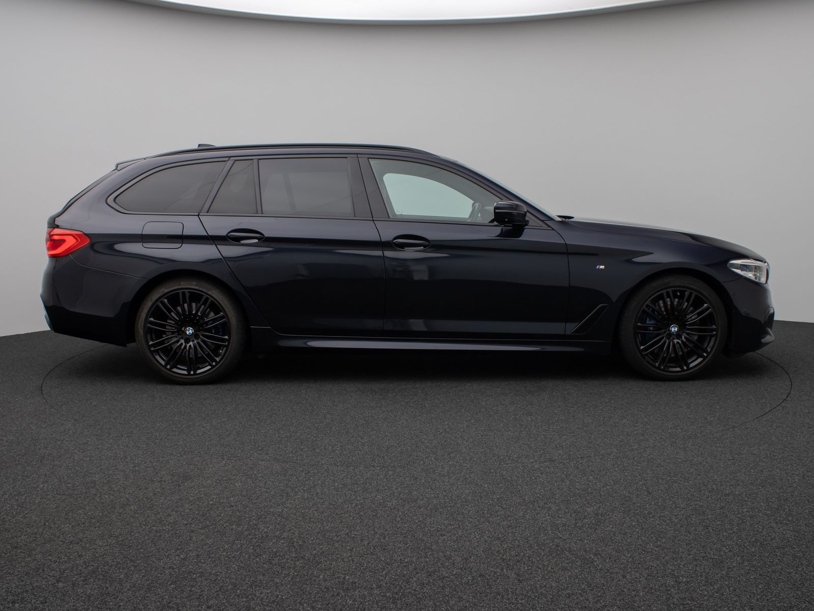 Fahrzeugabbildung BMW 540d xD M Sport Panorama 360°HUD SoftCl Massage