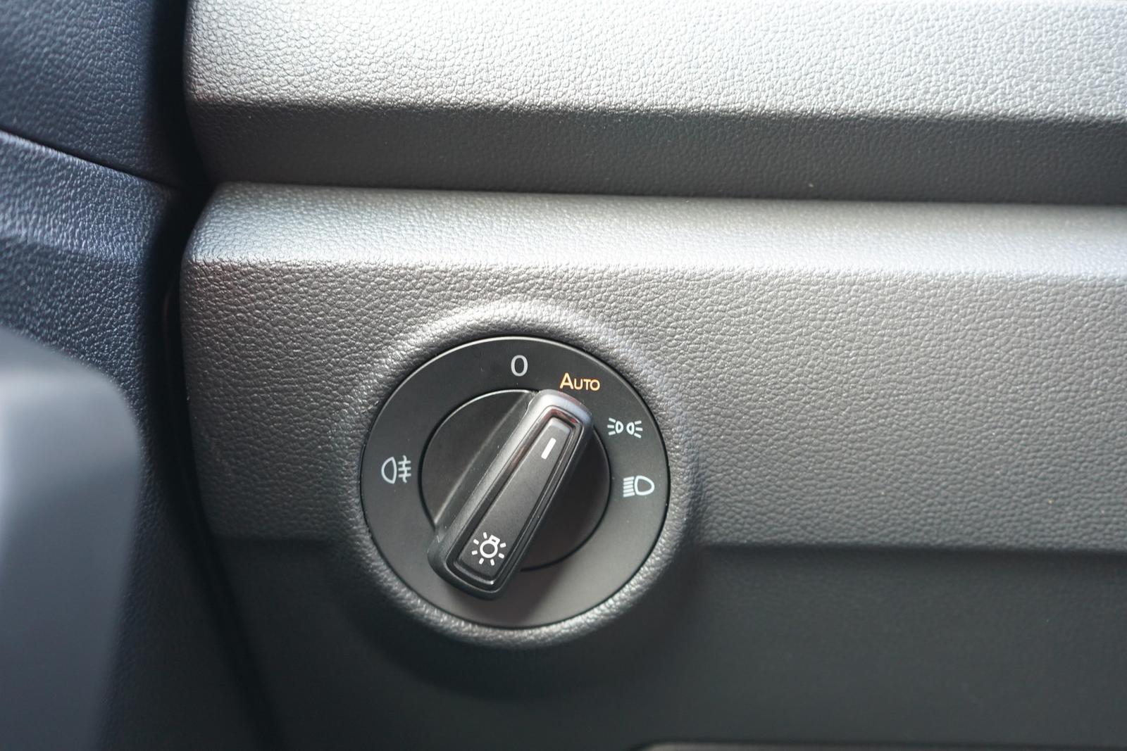 Volkswagen T-Roc 1.0 Basis Sitzheizung Klimaaut. DAB PDC, миниатюра 25