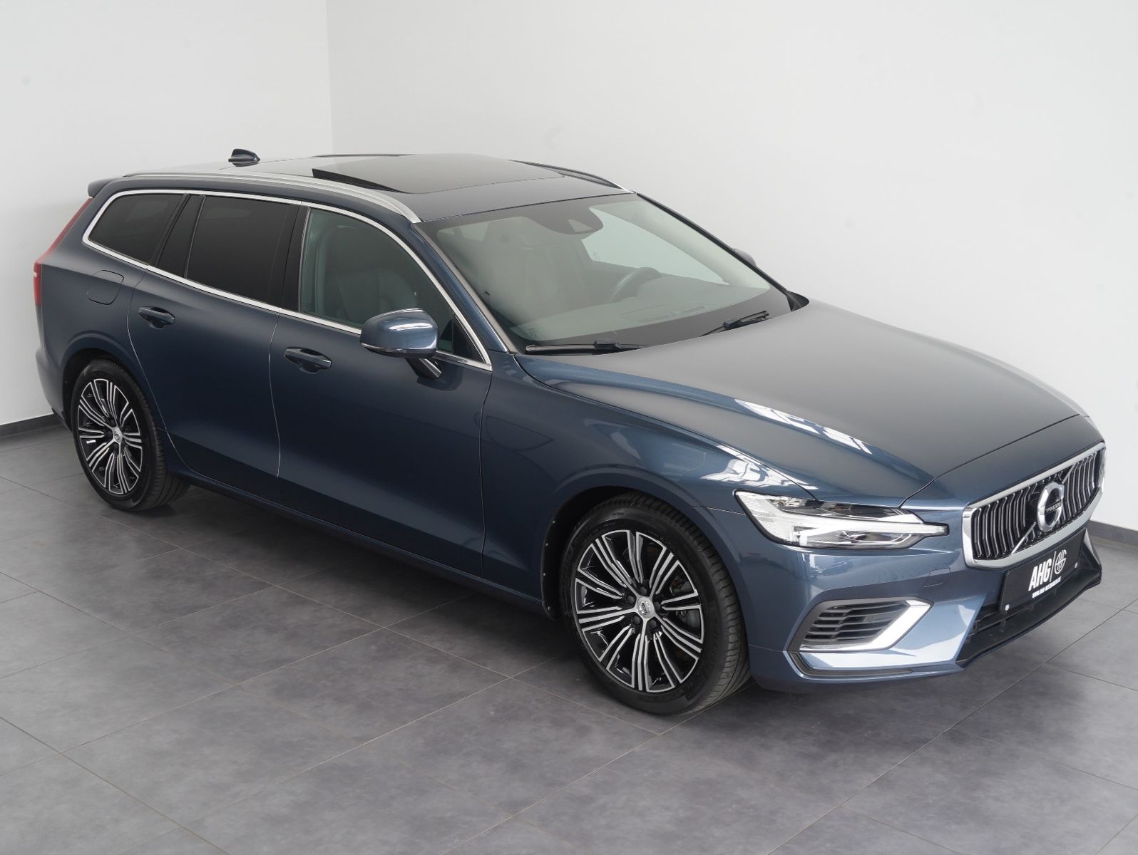 Fahrzeugabbildung Volvo V60 T6 AWD Recharge Plug-In Inscription ACC/AHK