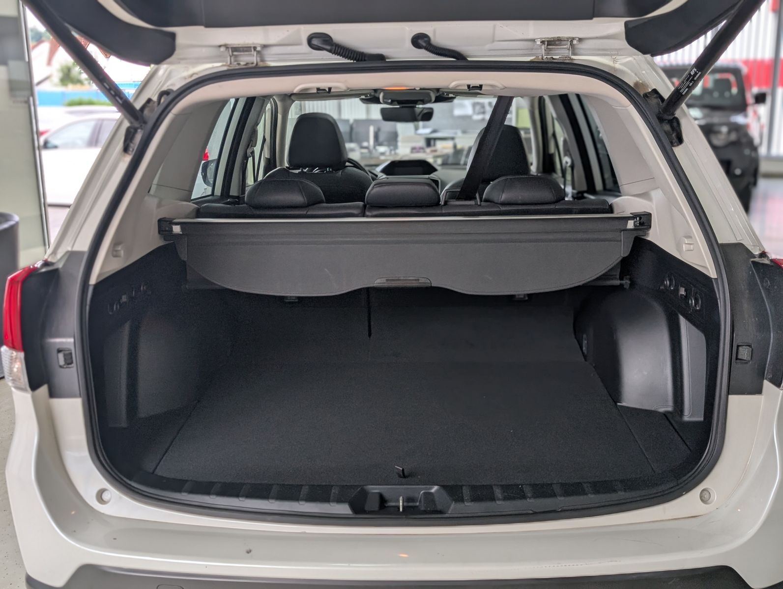 Fahrzeugabbildung Subaru Forester 2.0ie 4X4 ACC LED PANO KAM LEDER APP
