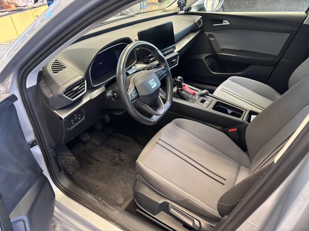 Fahrzeugabbildung SEAT Leon ST TSI Style LED AHK Navi AID ACC RFK SH