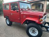 Toyota Land Cruiser BJ42 Off Frame restauriert - rote Toyota Land Cruiser