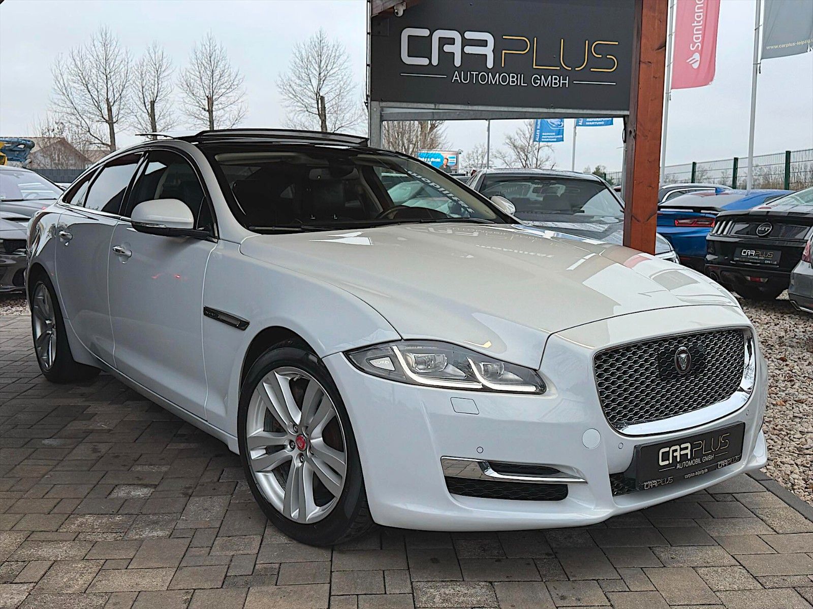 Fahrzeugabbildung Jaguar XJ 3.0 V6 Premium Luxury *Panorama*LED*ACC*