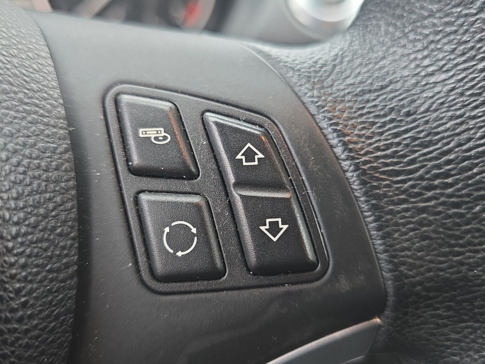 Fahrzeugabbildung BMW 118i 1 Limousine PDC+SHZ+TEMPOMAT+KLIMA