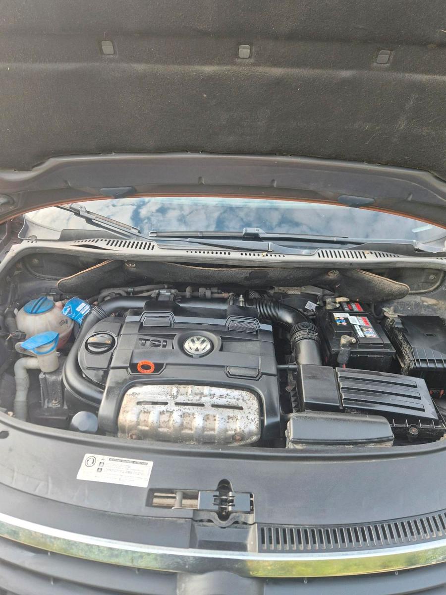 Volkswagen Touran 2010 — engine 140 HP (103kW)