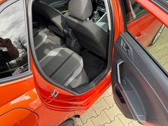 Fahrzeugabbildung Volkswagen Polo Highline -17"LM*Kamera*Panorama*LED*2xKlima