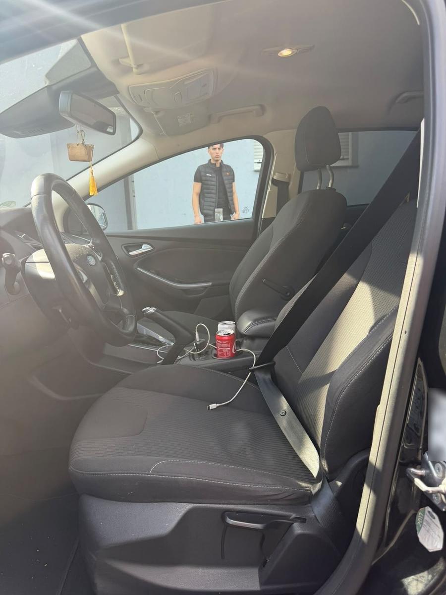 Ford Focus 2014 — photo 8