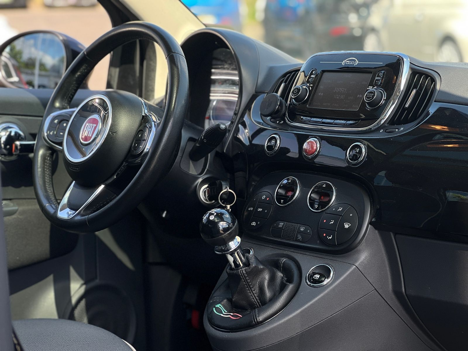 Fahrzeugabbildung Fiat 500 Lim. Lounge PANO KLIMA ALU TEMP