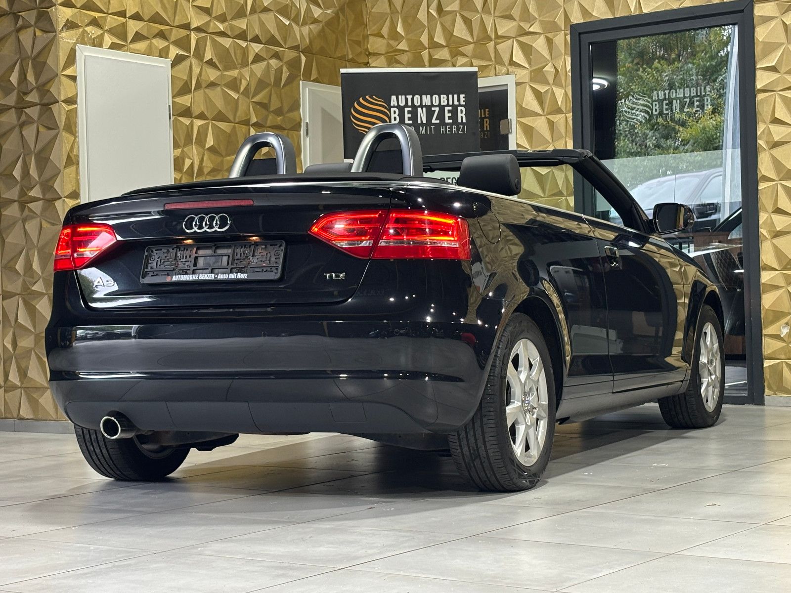 Fahrzeugabbildung Audi A3 Cabriolet Attraction/PDC/SHZ/KLIMA/ALCANTARA